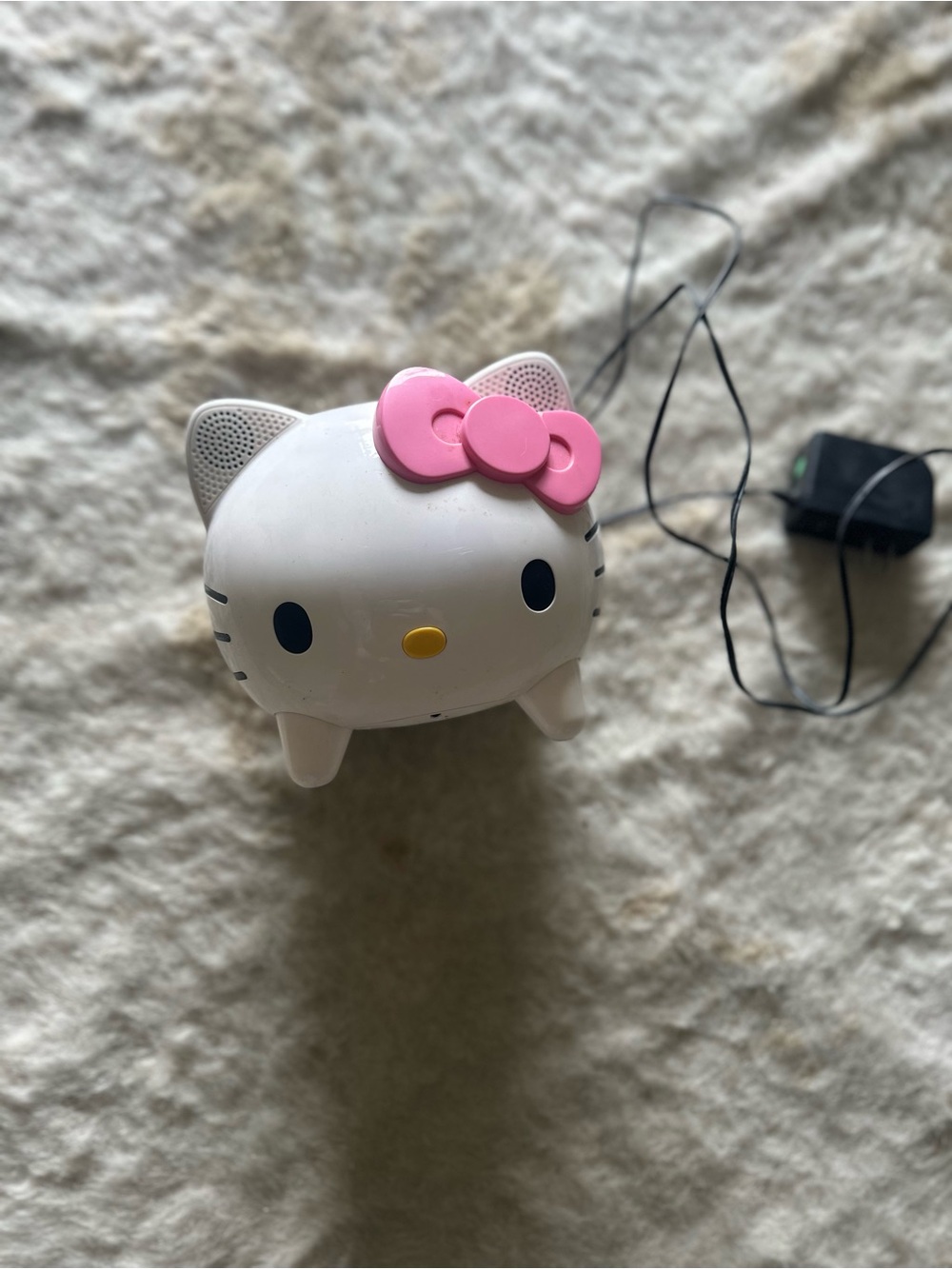 Hello Kitty White Speaker with Pink Bow